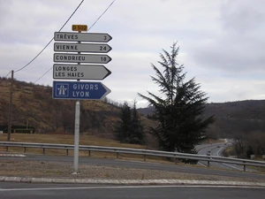 D502 carrefour D488