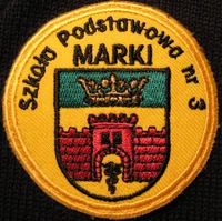 Logo na mundurku szkolnym