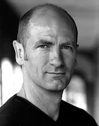 Graham-mctavish.jpg