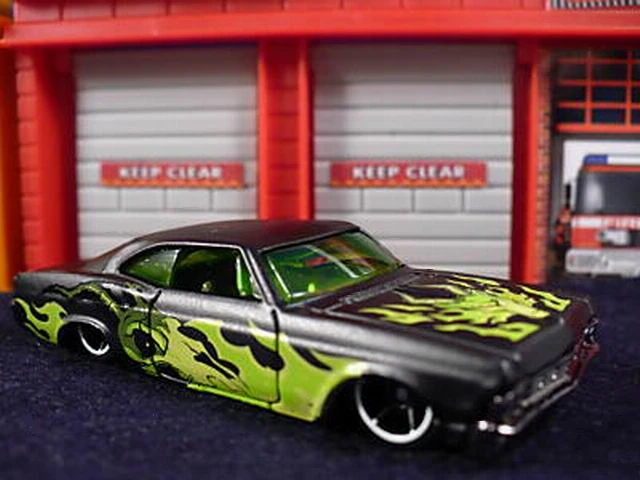 http://images2.wikia.nocookie.net/__cb20081221041044/hotwheels/images/2/22/%2765_Impala_Black.jpg