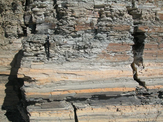 File:Greenriverformationoutcrop1.JPG