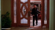 5x02HurleyEingang