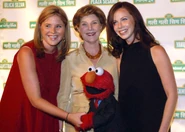 Laurabush-elmo