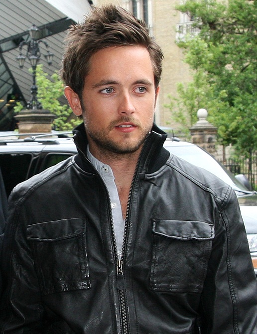 Justin Chatwin - Photo Colection