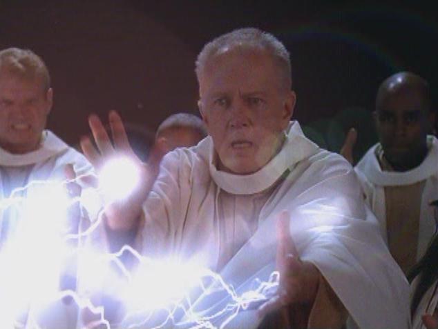 http://images2.wikia.nocookie.net/__cb20090724205429/charmed/pl/images/7/7b/Elders_fire_electricity.jpg