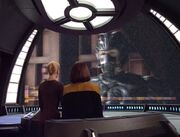 Hirogen nimmt Kontakt auf