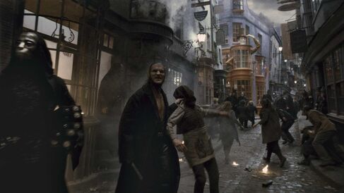 Death Eaters at Diagon Alley HBP.jpg