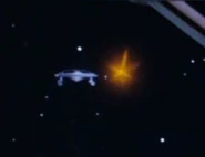 USS Reliant feuert Torpedo auf USS Enterprise