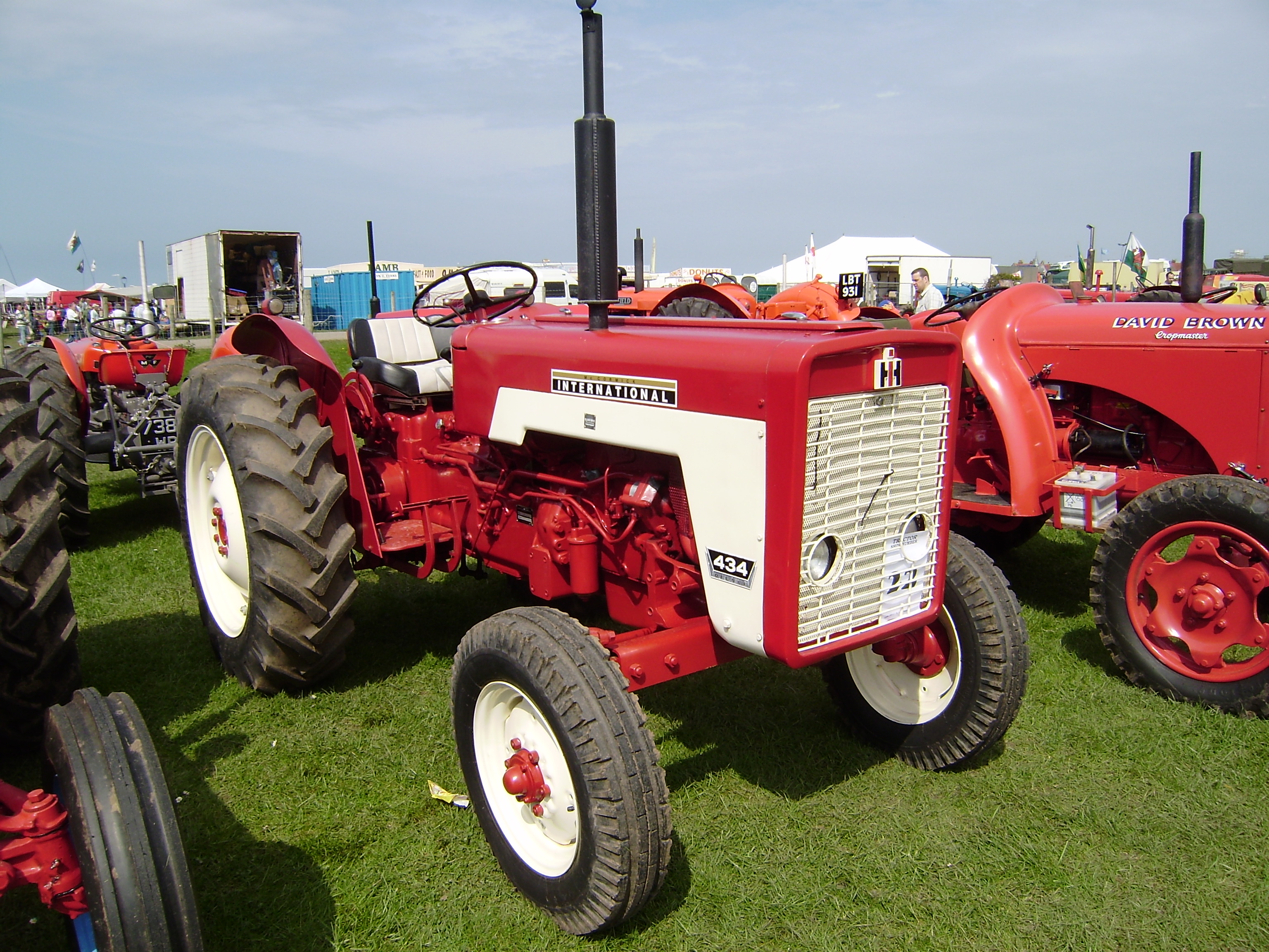 international-434-tractor-construction-plant-wiki-the-classic