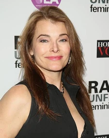 Stephanie Romanov