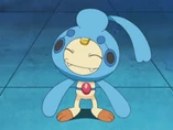 EP582 Meowth disfrazado de Phione