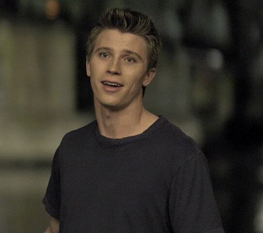 http://images2.wikia.nocookie.net/__cb20100309044246/tron/images/thumb/b/bf/Sam_flynn2.jpg/542px-Sam_flynn2.jpg