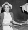 Judygarlandsigningincement