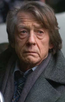 JohnHurt.jpg