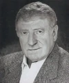 Clive Revill.jpg