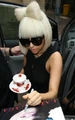 Lady Gaga signingautographs