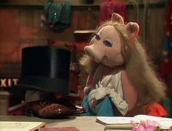 122 irving piggy