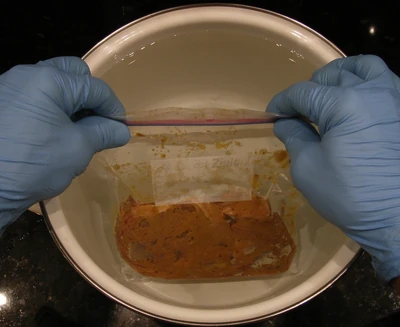Closing submersed ziploc-bag