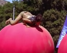 Arieltwetocrossesbigballs