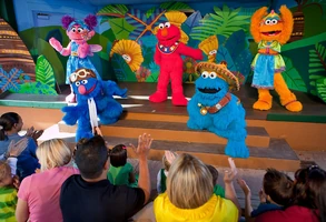 Sesamestreetstageshowatsafarioffun