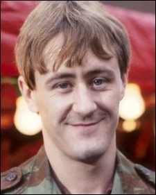 http://images2.wikia.nocookie.net/__cb20100904231341/onlyfoolsandhorses/images/thumb/e/eb/Rodney_Trotter.jpg/225px-Rodney_Trotter.jpg
