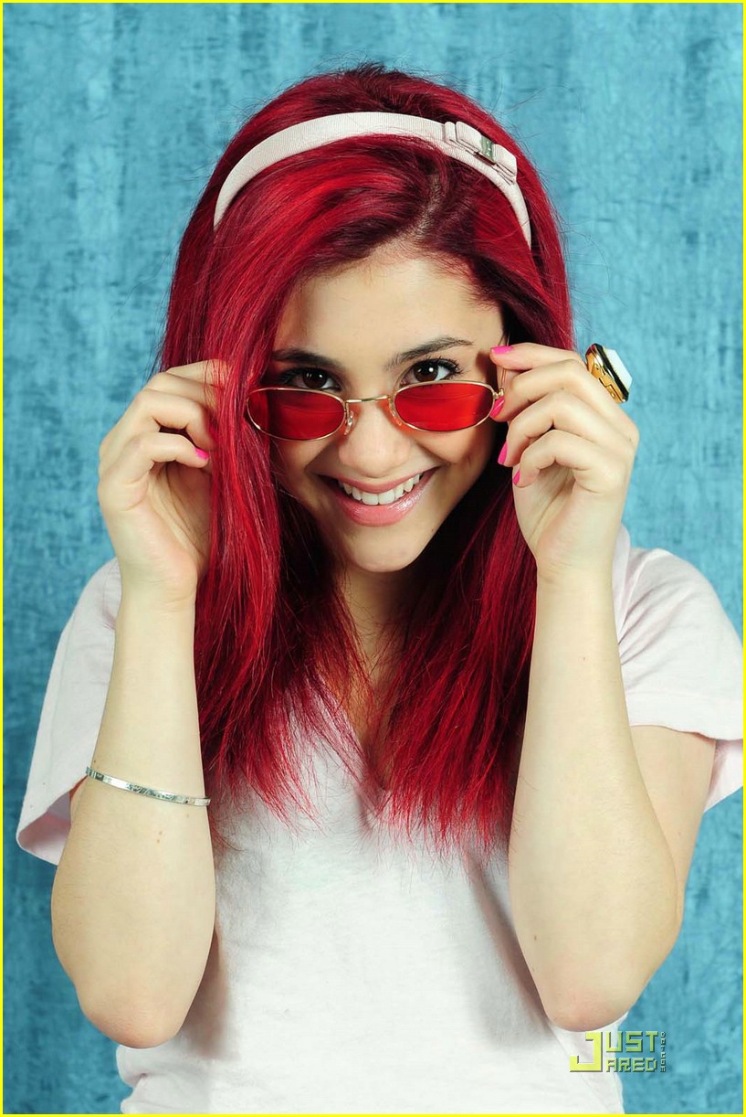 http://images2.wikia.nocookie.net/__cb20100912004855/victorious/images/a/a9/Meet-ariana-grande-03.jpg