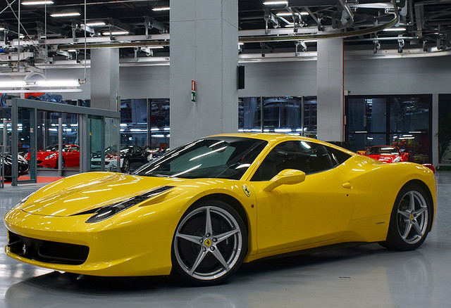 Yellow_Ferrari_458_Italia_.jpg