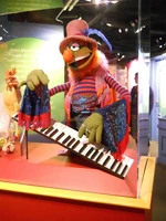 Exhibit-JimHensonPuppeteer-Dr.Teeth
