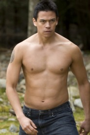 185px-Sam-wolfpack320x480-1-