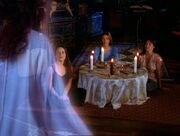 3x17-SeanceSisters