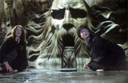 images2.wikia.nocookie.net/__cb20110201103758/harrypotter/pl/images/c/c0/Harry_potter_i_komnata_tajemnic_8.jpg