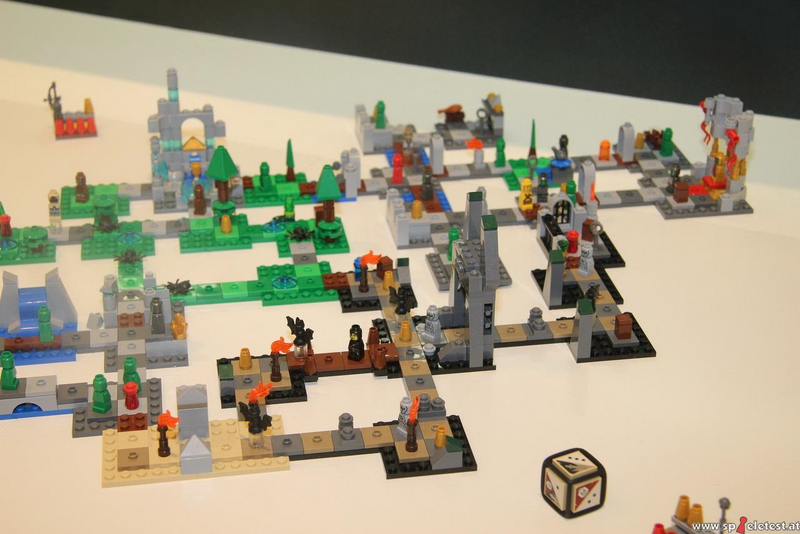 800px-Toy_Fair_2011_Heroica_setup_1.png