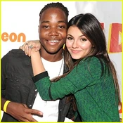Leon-thomas-fred-premiere