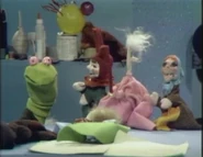 MuppetPuppetPlays04