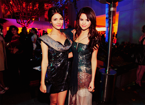 FileVictoria Justice and Selena Gomezpng Featured onGalleryVictoria 
