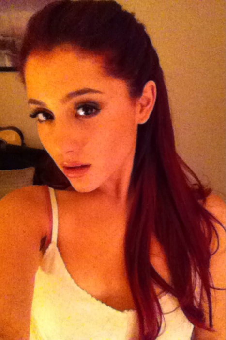 Featured onGalleryAriana Grande 