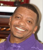 Teddy wells headshot.jpg