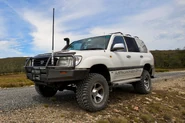 Land Cruiser HZJ105 2