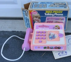 Miss piggy talking phone 1