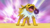 EP648 Jolteon usando bola sombra
