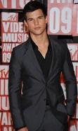 Taylor lautner vma 09 17