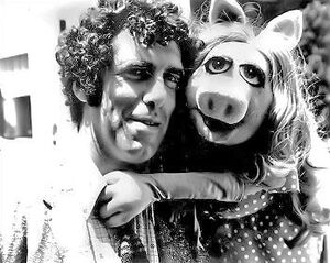 ElliottGouldMissPiggy