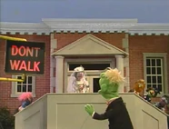 SignSaysDontWalk