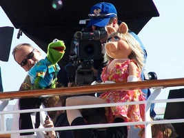 Disney-Kermit-Piggy-326034517FpFnOZ ph