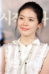 55172226-vuidtLee-Bo-Young19