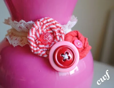 http://www.cwfrosting.com/2011/06/little-miss-pinky-vase
