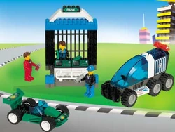 4608