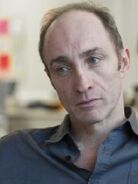 138px-Michael_McElhatton_200.jpg