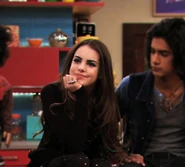 Tumblr lpmft6Sb5E1qk00pto2 250