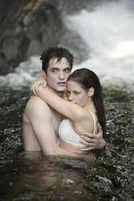 Robert-Pattinson-Kristen-Stewart-Twilight-Saga-Breaking-Dawn-Part-1-image-4
